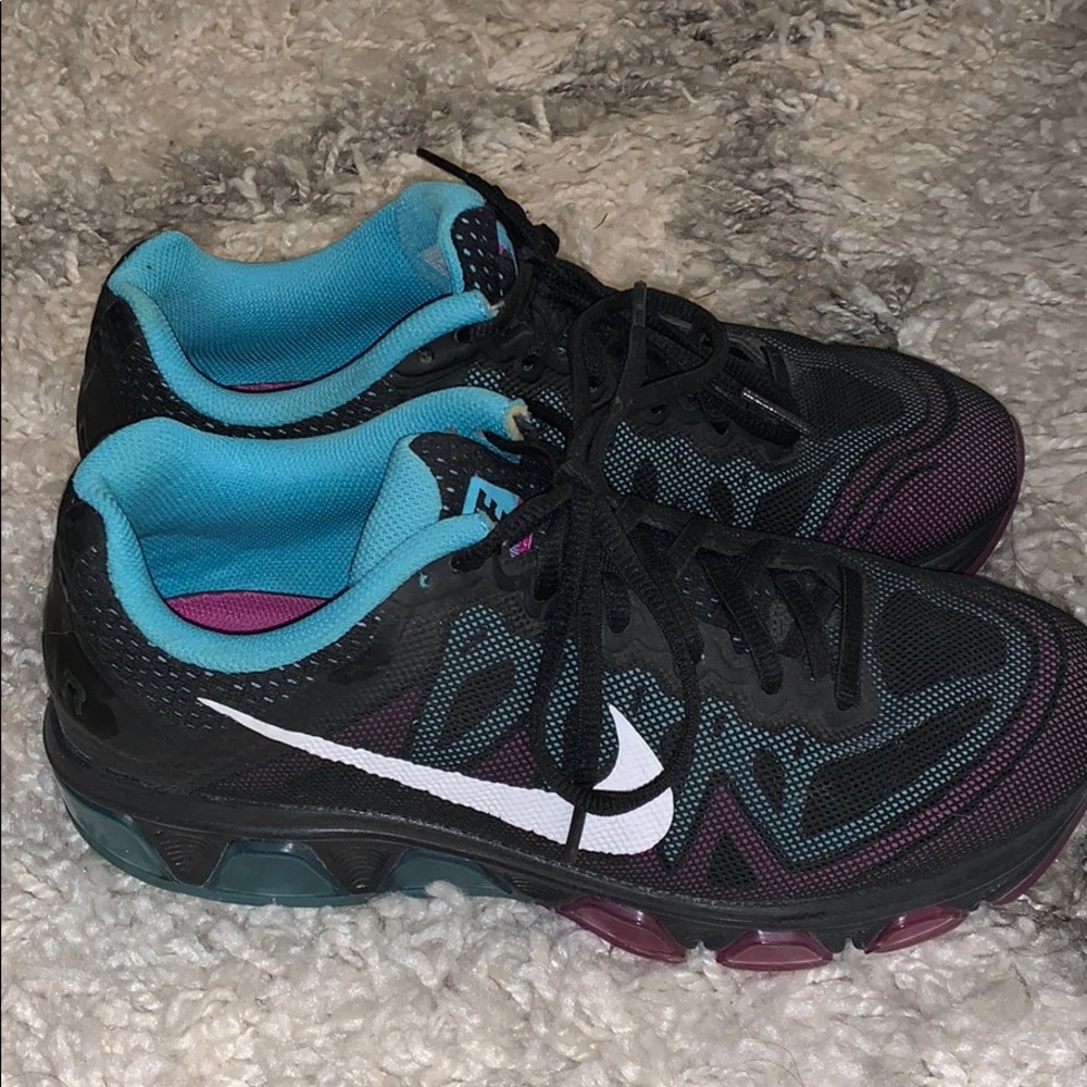 Woman’s Nike Air Max